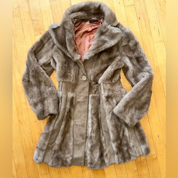 Small Made in England vintage faux fur coat S jacket lined taupe flare button up - Picture 2 of 5